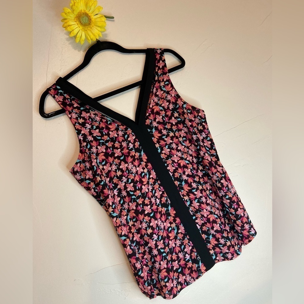 Candie’s Bright Delicate Floral Top~Sleeveless~Black Strap Open Neckline~Size M